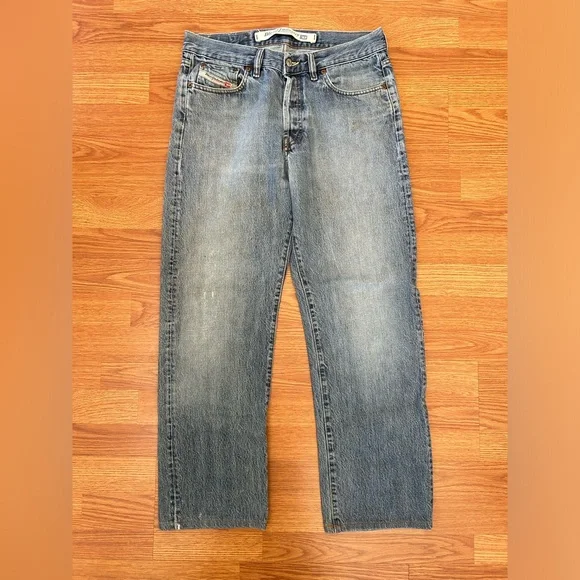 Men’s Diesel Industry Straight Leg Button Fly Distressed Blue Jeans 32x28 - Picture 2 of 16